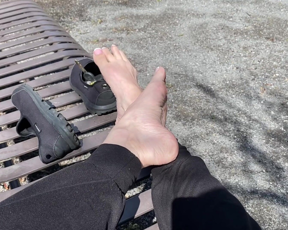 Tickles Soft Soles aka Ticklessoftsoles OnlyFans - Gorgeous day