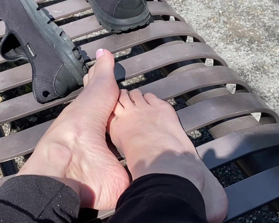 Tickles Soft Soles aka Ticklessoftsoles OnlyFans - Gorgeous day