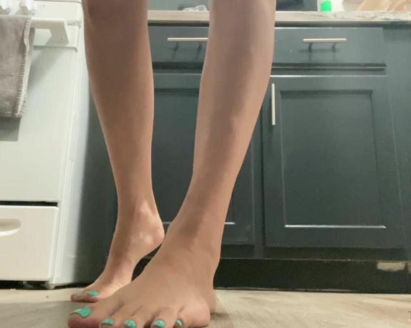 Tickles Soft Soles aka Ticklessoftsoles OnlyFans - Do you like watching my feet when I do regular shit like this