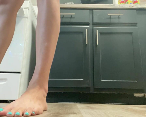 Tickles Soft Soles aka Ticklessoftsoles OnlyFans - Do you like watching my feet when I do regular shit like this