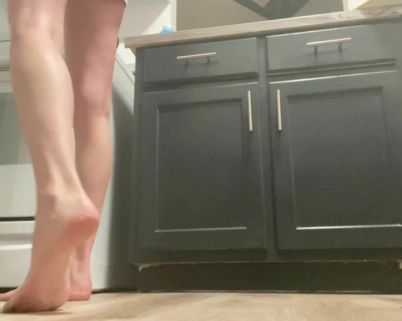 Tickles Soft Soles aka Ticklessoftsoles OnlyFans - Making lunch