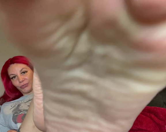 Tickles Soft Soles aka Ticklessoftsoles OnlyFans - I hope my feet make you hard Do they Which part