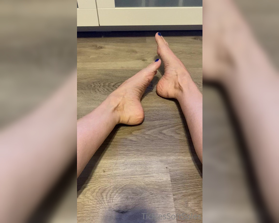 Tickles Soft Soles aka Ticklessoftsoles OnlyFans - These arches make you so weak Tell me in the comments babe I wanna hear