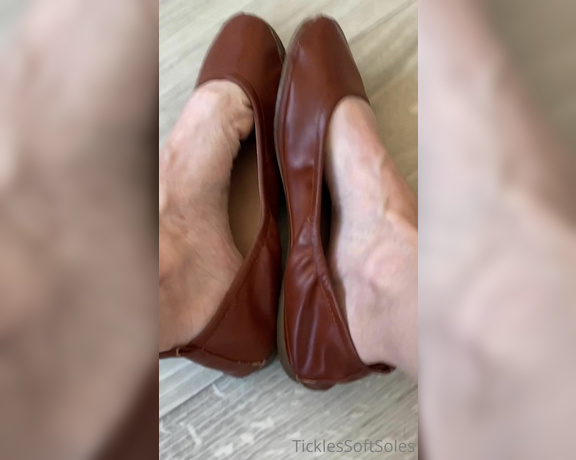 Tickles Soft Soles aka Ticklessoftsoles OnlyFans - That shoe cleavage