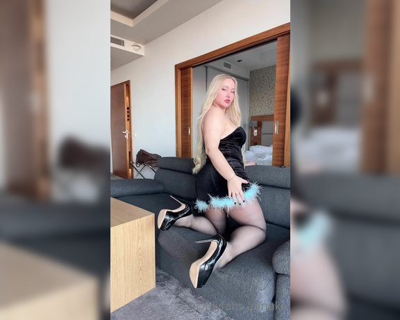 Anna aka Style_byanna OnlyFans - For my pantyhose fans