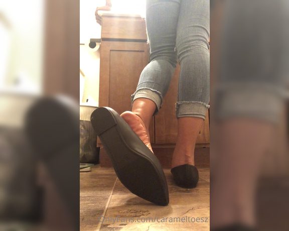 Carameltoesz1 aka Carameltoesz OnlyFans - Standing shoe tease