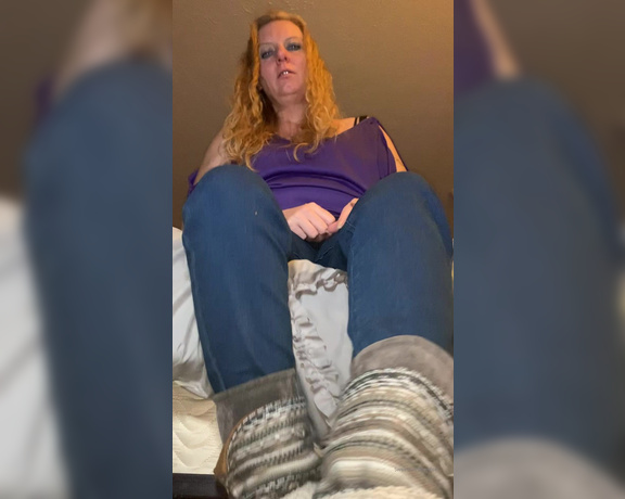 Goddess Rhonda aka Sweetesthangsfeet OnlyFans - Taking the boots and socks off