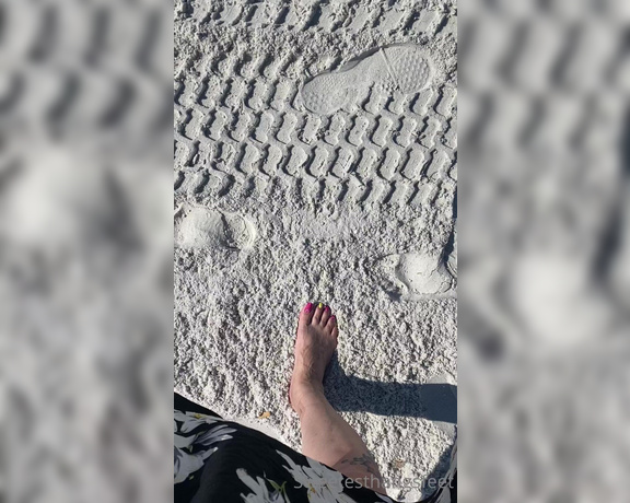 Goddess Rhonda aka Sweetesthangsfeet OnlyFans - More beach feet 2