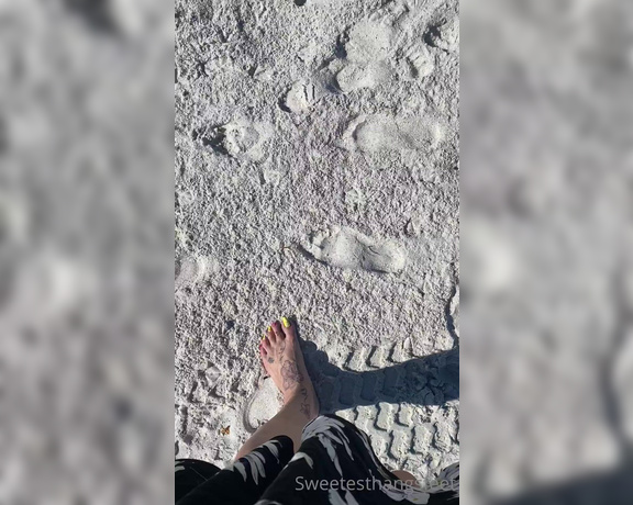 Goddess Rhonda aka Sweetesthangsfeet OnlyFans - More beach feet 2