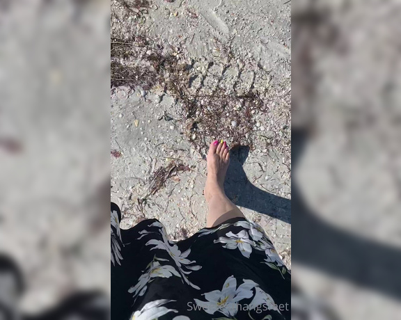 Goddess Rhonda aka Sweetesthangsfeet OnlyFans - More beach feet 2