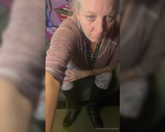Goddess Rhonda aka Sweetesthangsfeet OnlyFans - For my sock lovers  love you back My old stinky boots