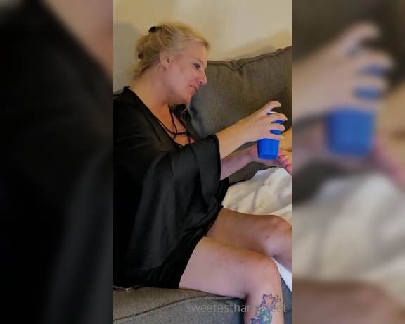 Goddess Rhonda aka Sweetesthangsfeet OnlyFans - Part 2 with my bestie JenSolez  I was so thirsty I started pouring my drink on her sexy fret