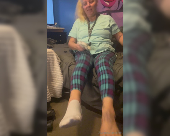 Goddess Rhonda aka Sweetesthangsfeet OnlyFans - Just made this video and took these pictures for you , I know you like them right out of my boots 1