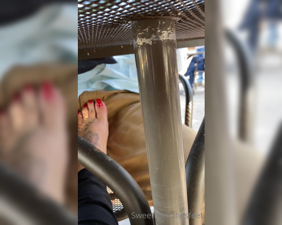 Goddess Rhonda aka Sweetesthangsfeet OnlyFans - Under the table dinner tease in DC with Manny Fresh