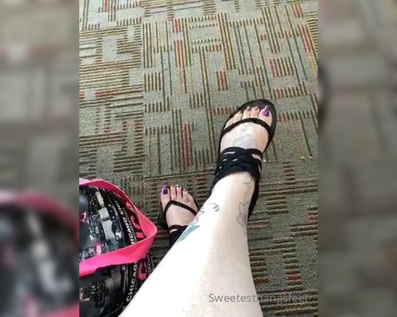 Goddess Rhonda aka Sweetesthangsfeet OnlyFans - Waiting to board my flight back home to Michigan