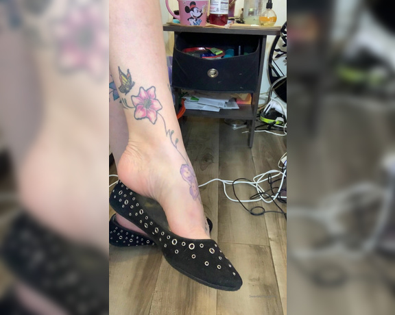 Goddess Rhonda aka Sweetesthangsfeet OnlyFans - I literally went live for times this morning and each time I ended it would not allow me to post