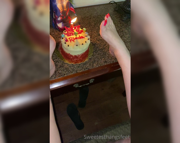 Goddess Rhonda aka Sweetesthangsfeet OnlyFans - Happy birthday 7