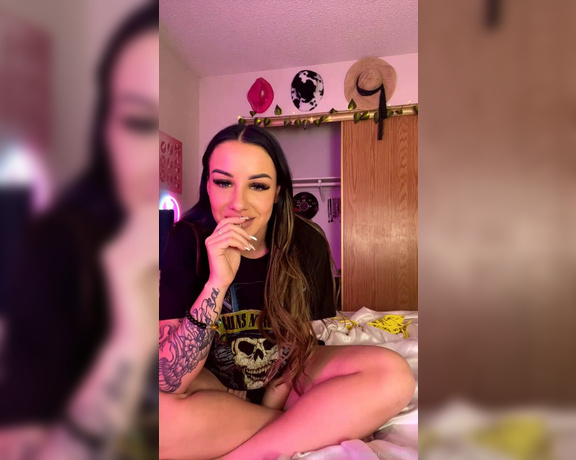 Phoebe aka Celestialphoebe OnlyFans - I figured out how to post my streams! Lmao @goddessizzybell