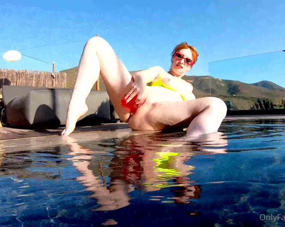 Red XXX aka Redxxx OnlyFans - (X-Fetish.tube) Poolside wank fest, with a lovely view!