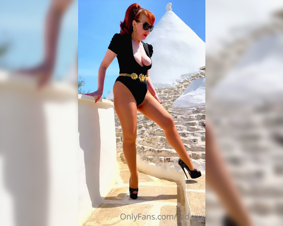 Red XXX aka Redxxx OnlyFans - (X-Fetish.tube) Lovely day up on the roof! onlyfanscomred xxx