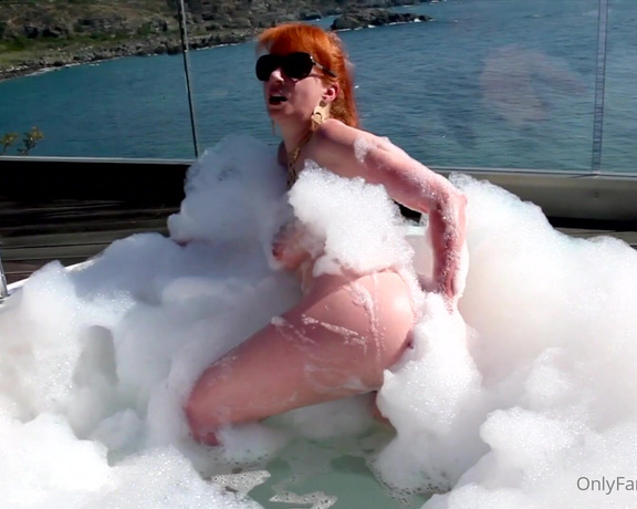 Red XXX aka Redxxx OnlyFans - (24390248) Can you have too many bubbles