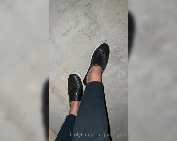 Anais Jolie aka Anaisjolie OnlyFans - Secret video taken at work wearing my sweaty slip ons that give me so much toe jam Who would have