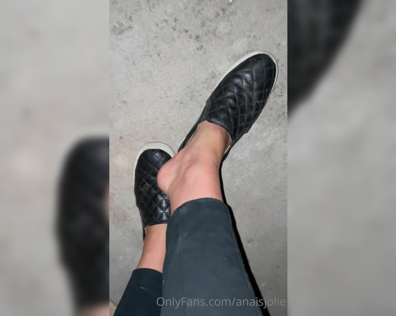 Anais Jolie aka Anaisjolie OnlyFans - Secret video taken at work wearing my sweaty slip ons that give me so much toe jam Who would have