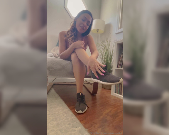 Anais Jolie aka Anaisjolie OnlyFans - I want you to smell my super stinky feet so badly