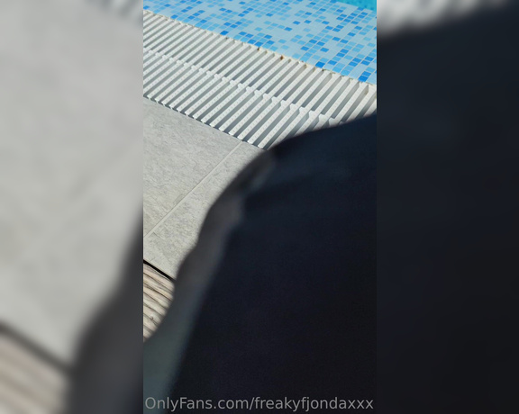 Freaky Fjonda aka Freakyfjondaxxx OnlyFans - [MANY different camera angles!] I am at the pool, you are a construction workeryou see me takin