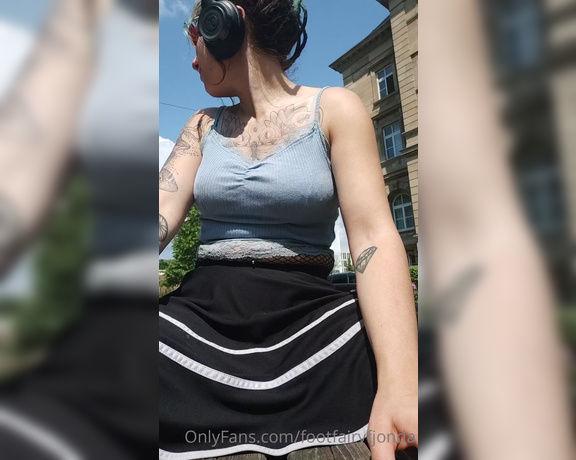 Freaky Fjonda aka Freakyfjondaxxx OnlyFans - Public feet playquite many walking past but whateverLove to tease you in publicVIDEO first 1