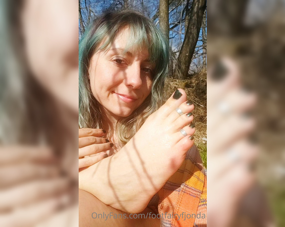 Freaky Fjonda aka Freakyfjondaxxx OnlyFans - Little footworship by the river, as I just cant leave it withoutI love it tooo much 1