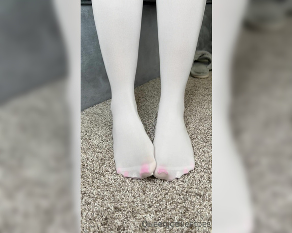 Queenjodiieetoes aka Prettyfeetonly1800 OnlyFans - Watch Me Put Them On Only To Take Them Off