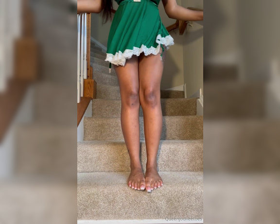 Queenjodiieetoes aka Prettyfeetonly1800 OnlyFans - Santa Loves Mrs Claus