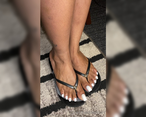 Queenjodiieetoes aka Prettyfeetonly1800 OnlyFans - By the end I know you ready