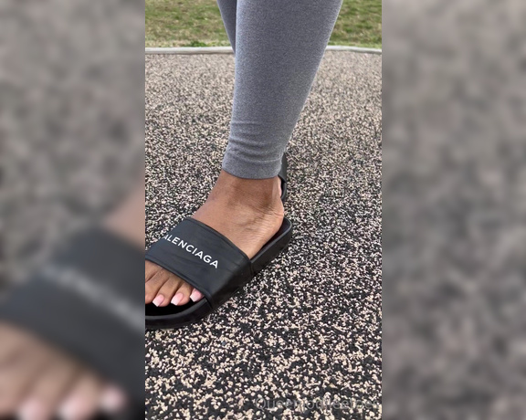 Queenjodiieetoes aka Prettyfeetonly1800 OnlyFans - Enjoy The Weather When It’s Nice Out