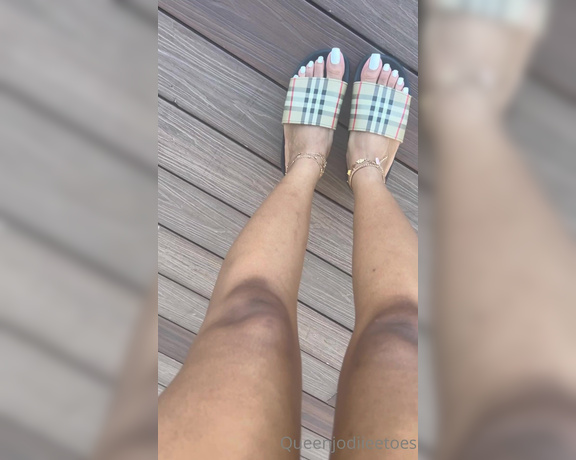 Queenjodiieetoes aka Prettyfeetonly1800 OnlyFans - These Toes Love Being Out The Country