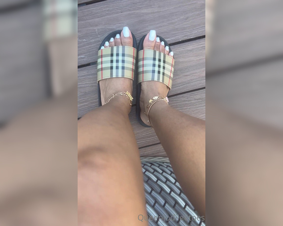 Queenjodiieetoes aka Prettyfeetonly1800 OnlyFans - These Toes Love Being Out The Country