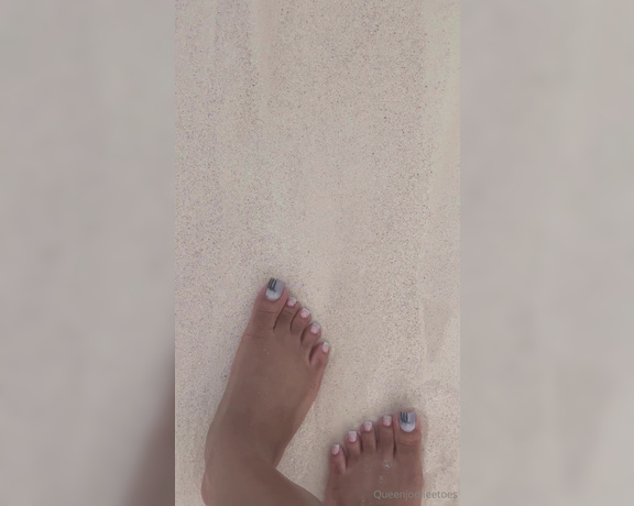 Queenjodiieetoes aka Prettyfeetonly1800 OnlyFans - Loving The Sand & Water