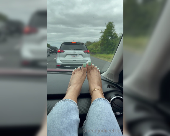 Queenjodiieetoes aka Prettyfeetonly1800 OnlyFans - Traffic Traffic Minds Well Show Off