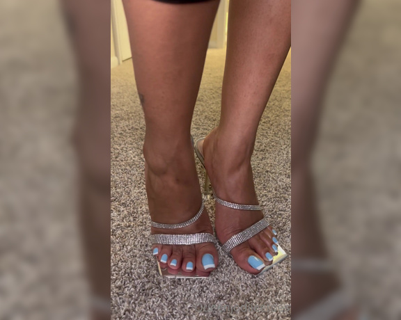 Queenjodiieetoes aka Prettyfeetonly1800 OnlyFans - Can I Walk Around In Heels While You