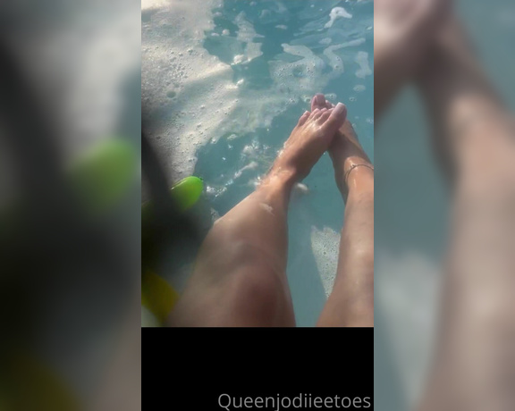 Queenjodiieetoes aka Prettyfeetonly1800 OnlyFans - I Got A lot Little Things From Vacation So Stay Tuned This Was At A Pool Party