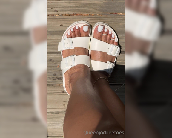 Queenjodiieetoes aka Prettyfeetonly1800 OnlyFans - Nice Day To Collect Vitamin
