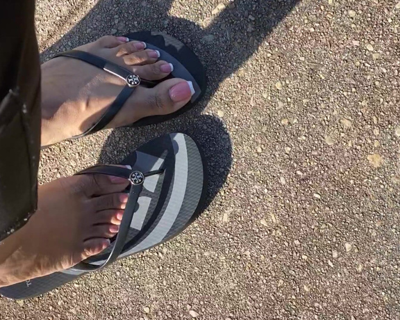 Queenjodiieetoes aka Prettyfeetonly1800 OnlyFans - In 30 degree weather I’m still tryna turn you