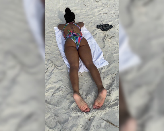 Queenjodiieetoes aka Prettyfeetonly1800 OnlyFans - If you saw me on the beach layed out on the sand what’s your reaction