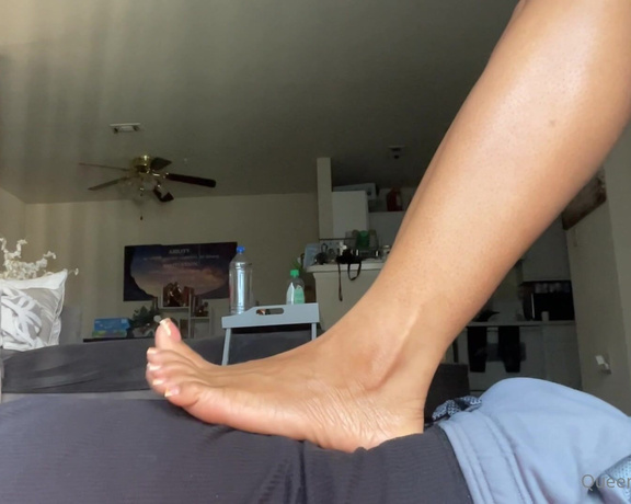 Queenjodiieetoes aka Prettyfeetonly1800 OnlyFans - Can I Step All Over You