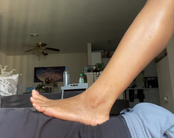 Queenjodiieetoes aka Prettyfeetonly1800 OnlyFans - Can I Step All Over You