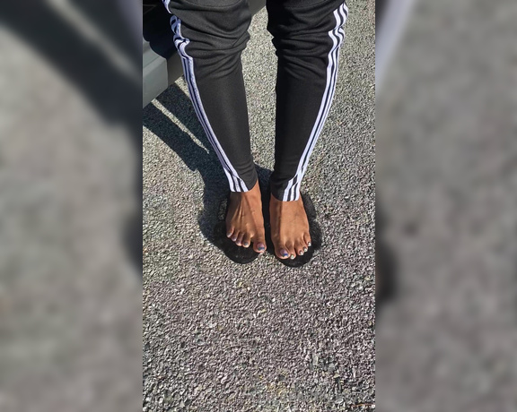 Queenjodiieetoes aka Prettyfeetonly1800 OnlyFans - Outside Showing Off This Chrome & Turning Heads