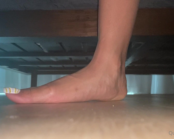 Queenjodiieetoes aka Prettyfeetonly1800 OnlyFans - I Like Walking Around & Teasing You With These Milky Toes