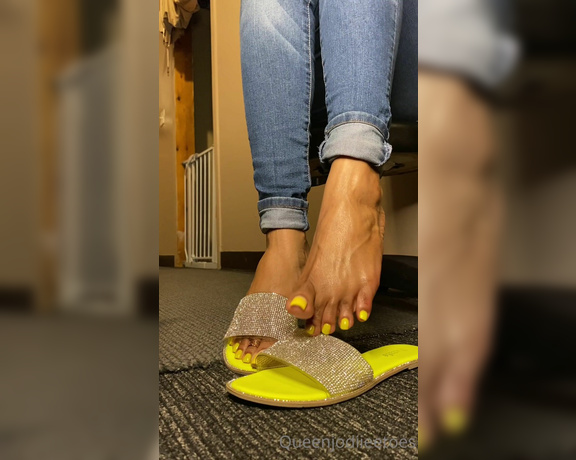 Queenjodiieetoes aka Prettyfeetonly1800 OnlyFans - You look a little thirsty here