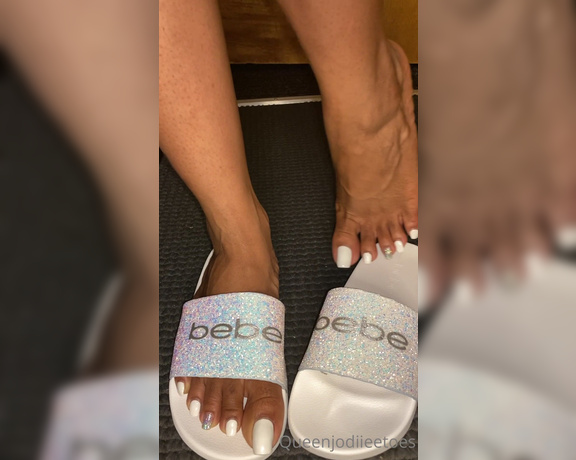 Queenjodiieetoes aka Prettyfeetonly1800 OnlyFans - Bebe Come Beg For Them